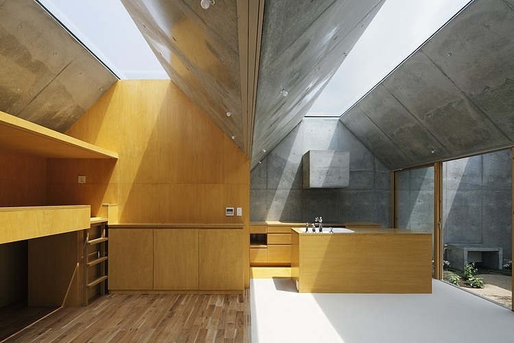 Outside In by Takeshi Hosaka Architects