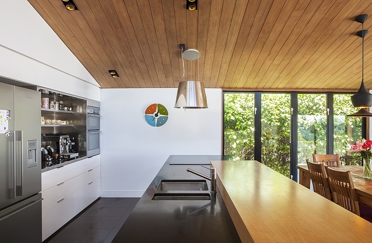 Winsomere Crescent by Dorrington Architects