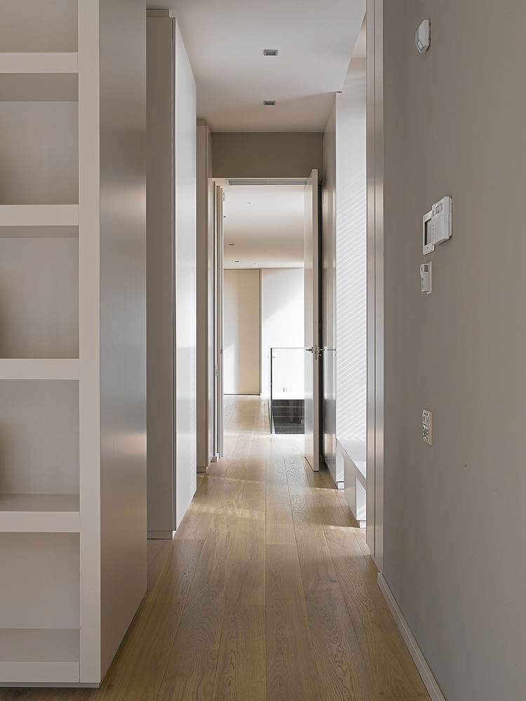 House In Monasterios by Ramon Esteve Estudio
