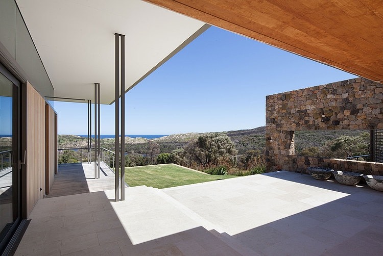 South-Western Australia Residence by Tierra Design