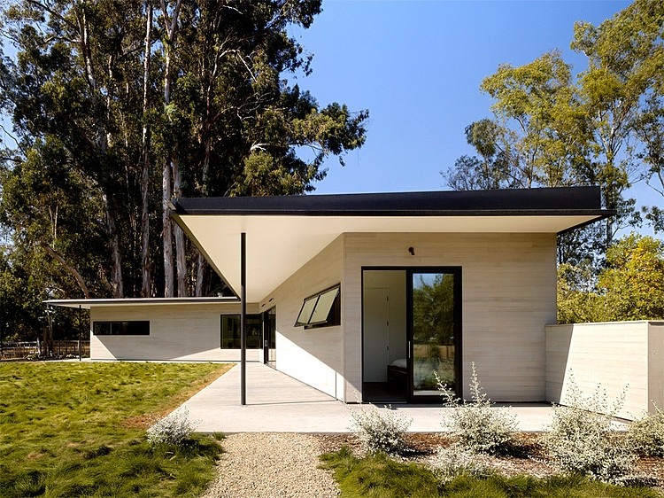 Hydeaway House by Schwartz and Architecture
