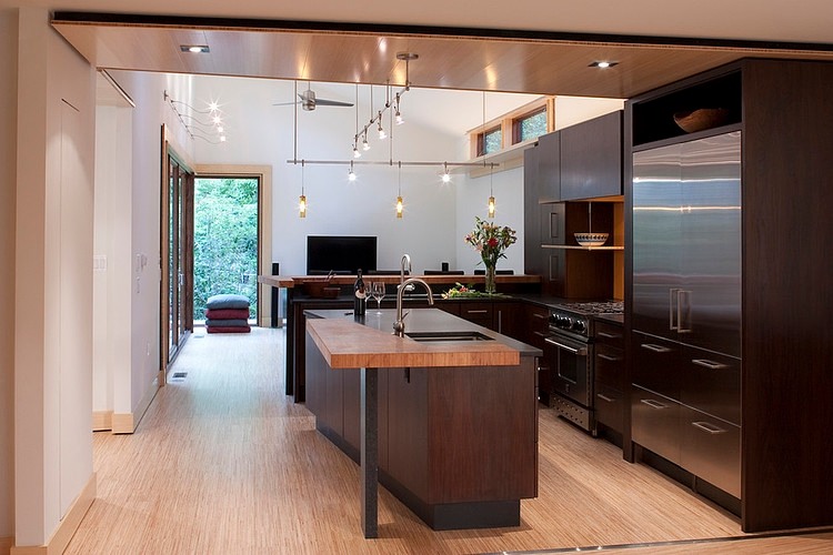 Modern Home by Gardner Mohr Architects