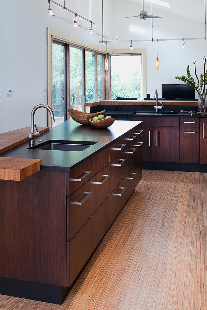 Modern Home by Gardner Mohr Architects