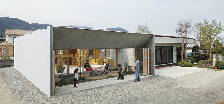 Outside In by Takeshi Hosaka Architects