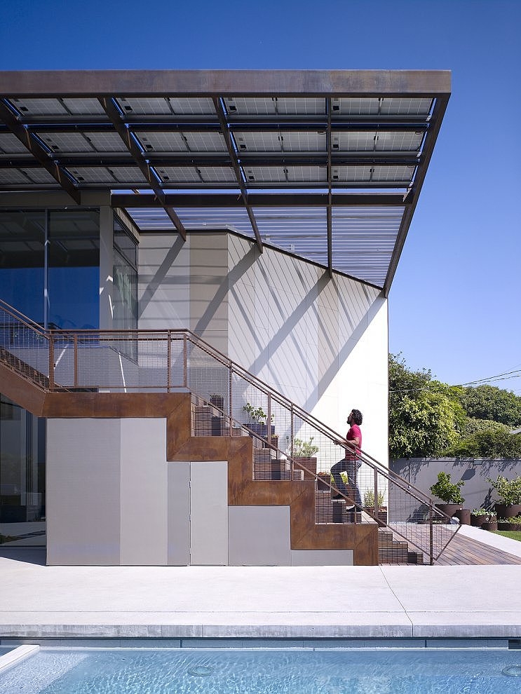 Yin-Yang House by Brooks + Scarpa Architects