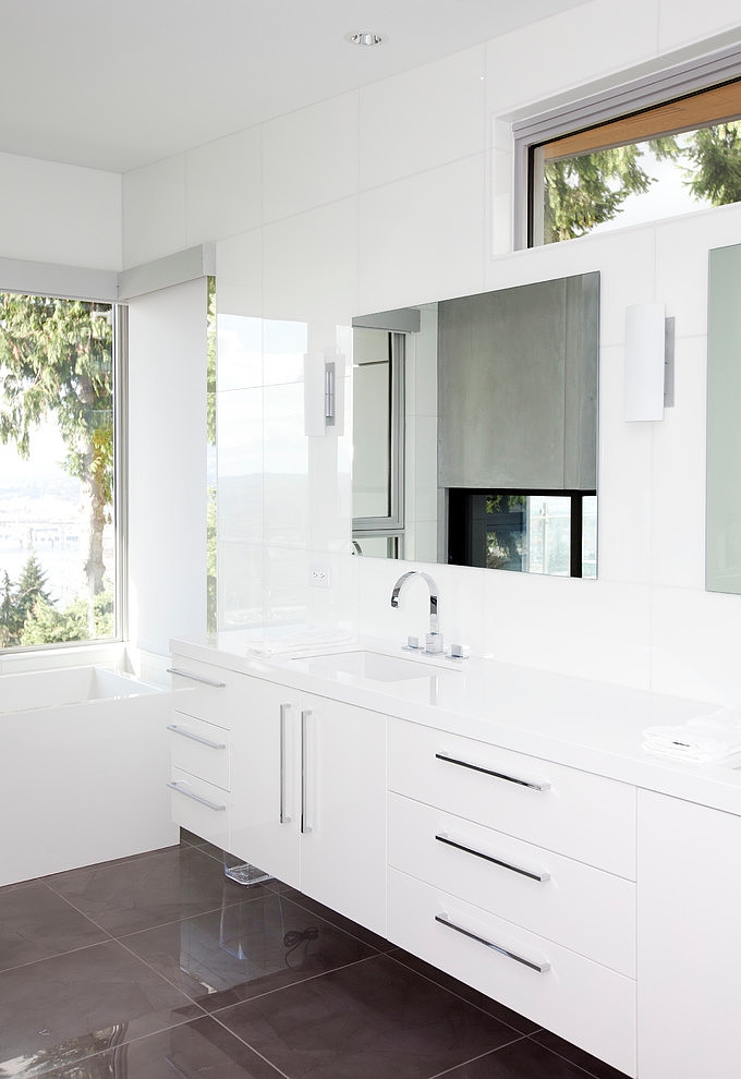 Burnaby Residence by Tanya Schoenroth Design