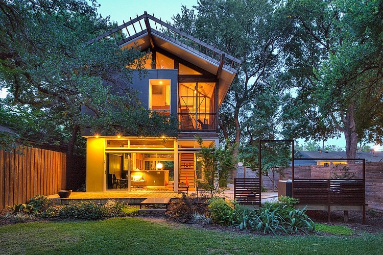 Groveland House by A.GRUPPO Architects