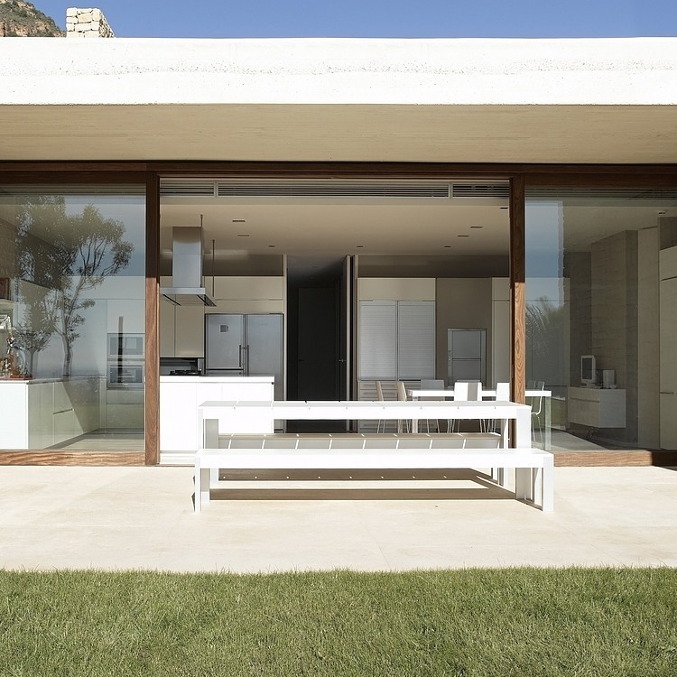 House In Monasterios by Ramon Esteve Estudio