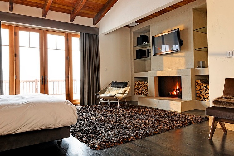 Montana Residence by D'apostrophe Design