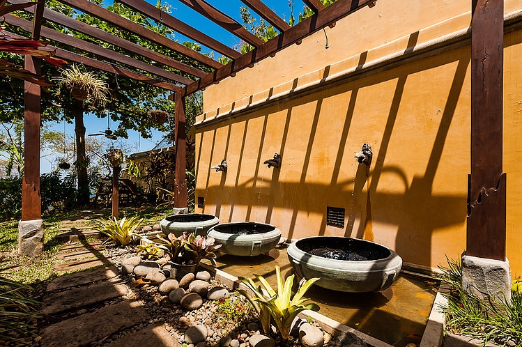 Casa Pipilacha by ABC Real Estate
