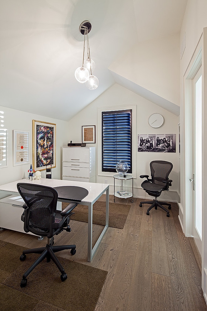 1095 Royal York Residence by R. H. Carter Architects