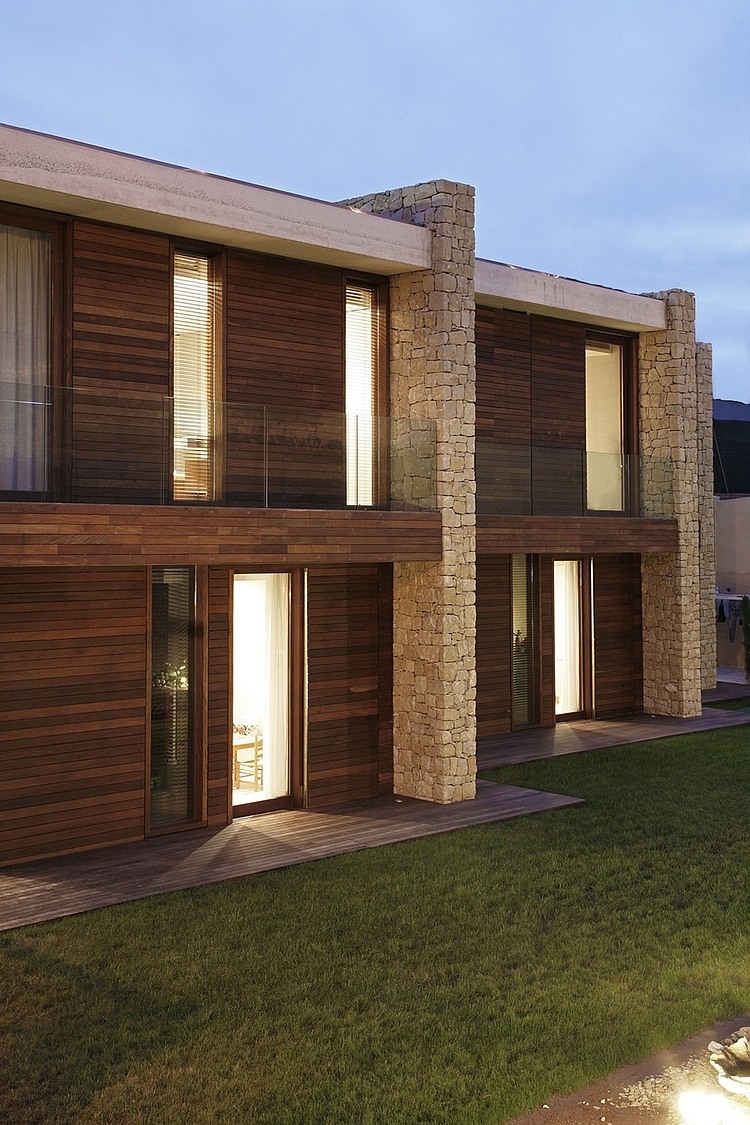 House In Monasterios by Ramon Esteve Estudio