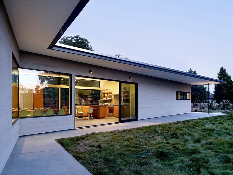Hydeaway House by Schwartz and Architecture