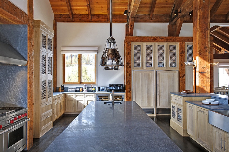 Montana Residence by D'apostrophe Design