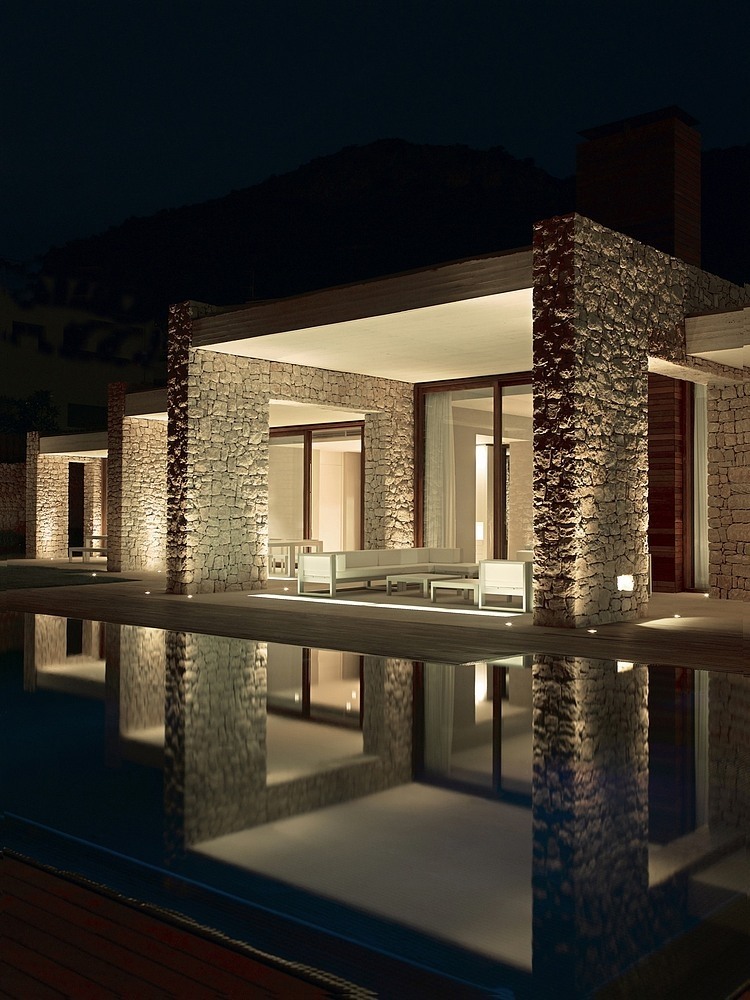 House In Monasterios by Ramon Esteve Estudio