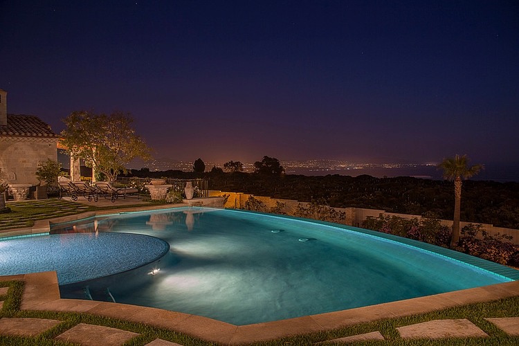 270-Degree View Ocean Villa by Homer Oatman
