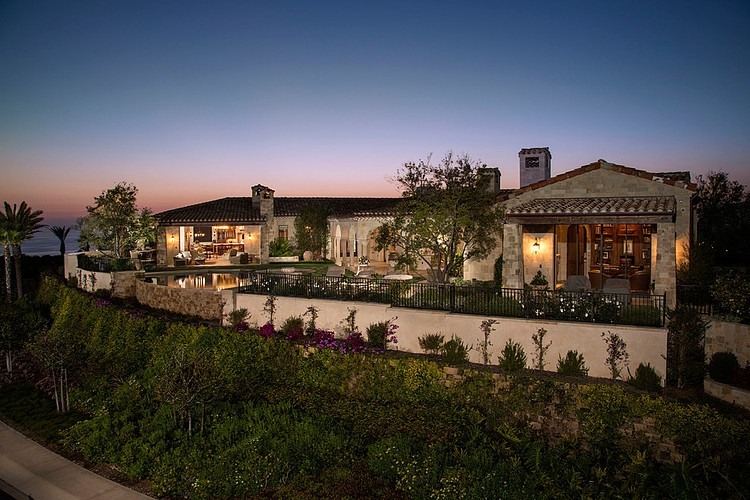 270-Degree View Ocean Villa by Homer Oatman