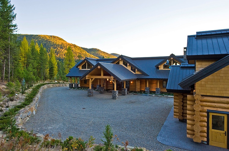 Okanagan Log Home by Sticks and Stones Design Group Inc