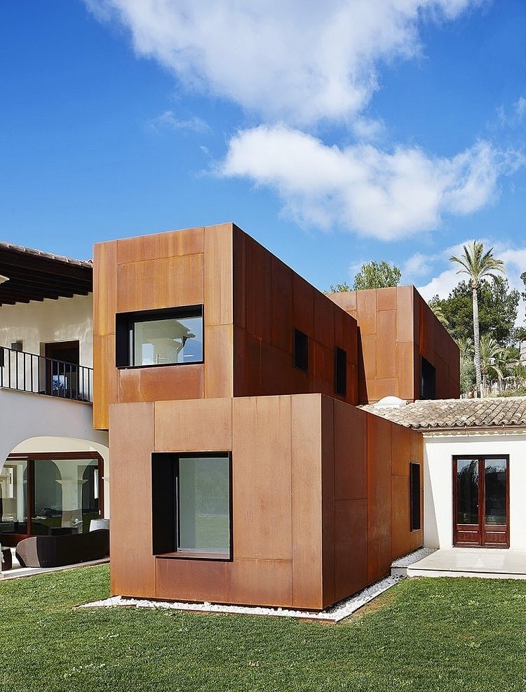 Kubik Extension by Guillermo Reynes Architecture Studio