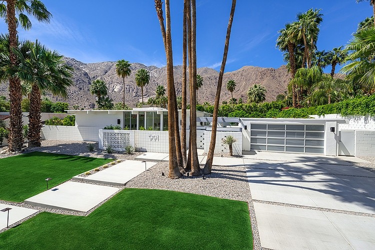 Las Palmas Residence