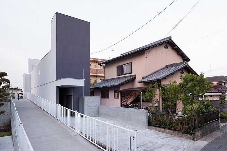 Promenade House by Form/kouichi Kimura Architects