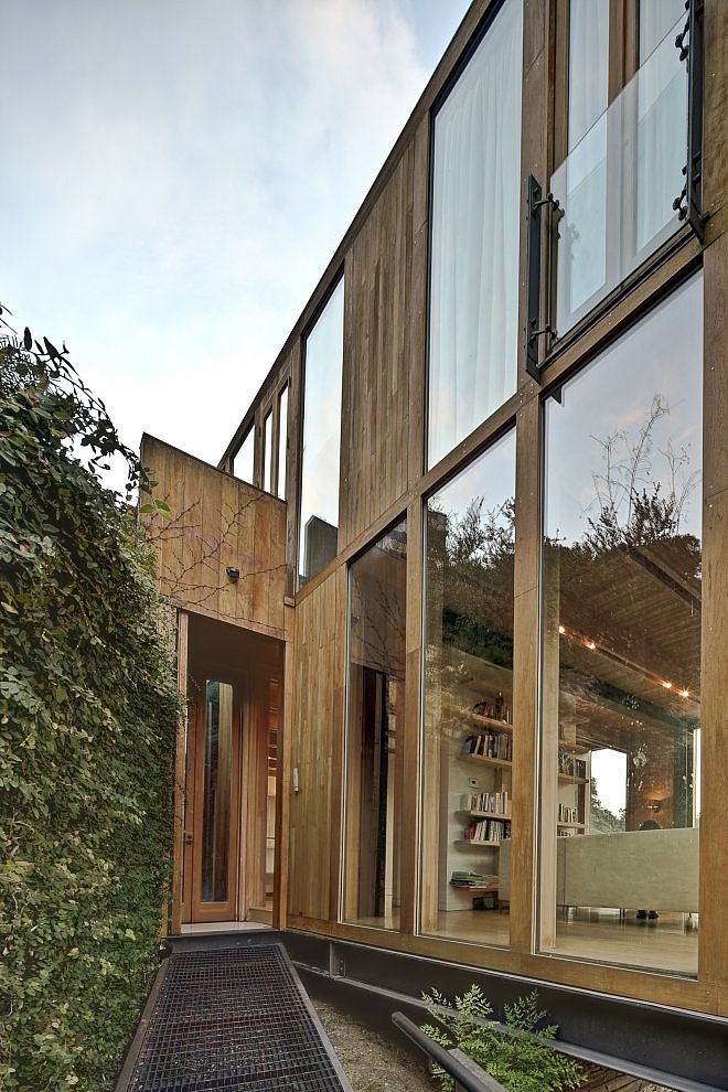 Hollywood Hills House by A+E Architecture