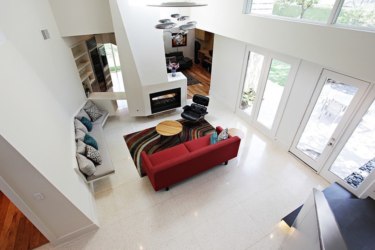 Houston Riverview Way by Tom Hurt Architecture