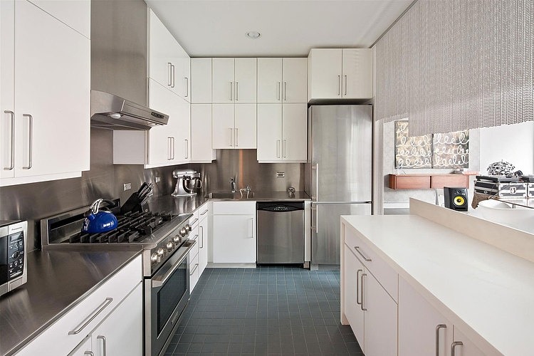 Stunning Greenwich Street Apartment