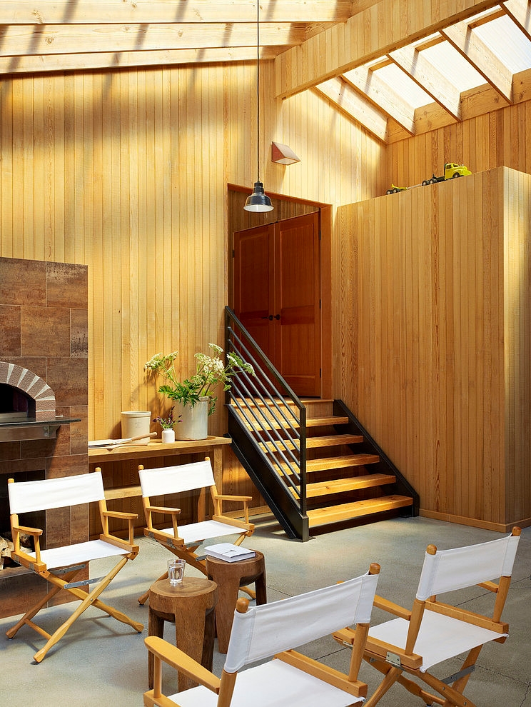 Wooden Residence by Malcolm Davis Architecture