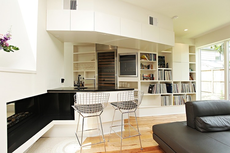 Houston Riverview Way by Tom Hurt Architecture