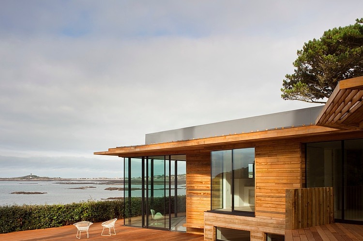 Le Portelet by Moo Architects