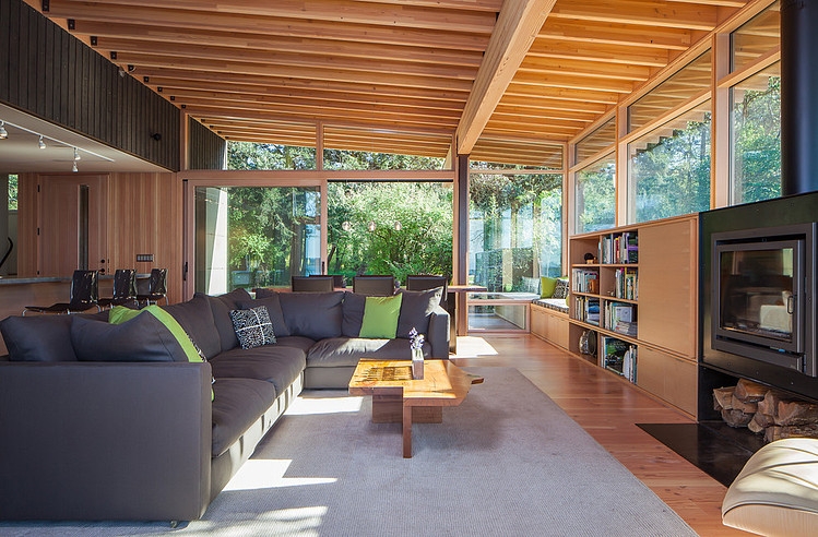 Orcas Island Retreat by Heliotrope Architects