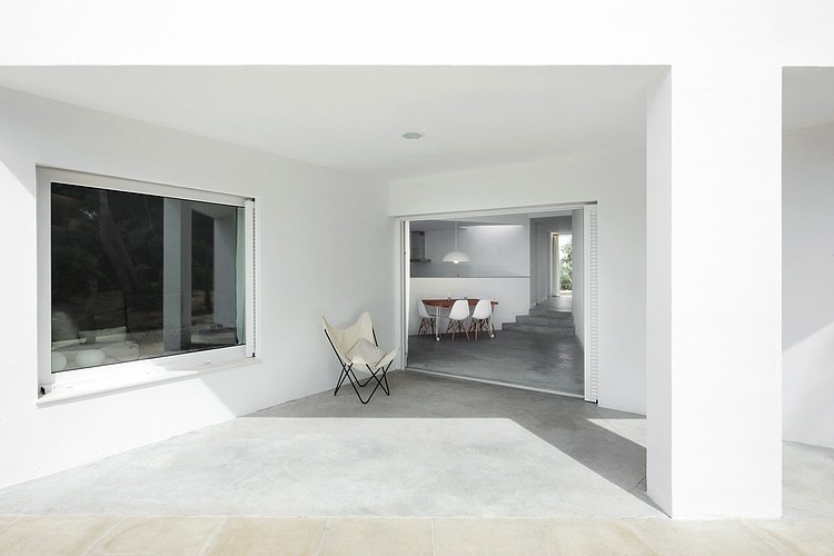 4 Porches and 4 Skylights House by Ferran Vizoso