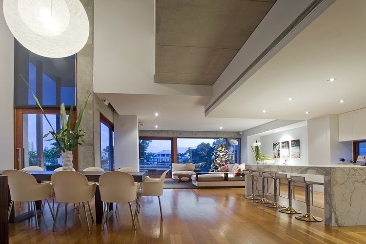 Amalfi Drive Residence by BGD Architects
