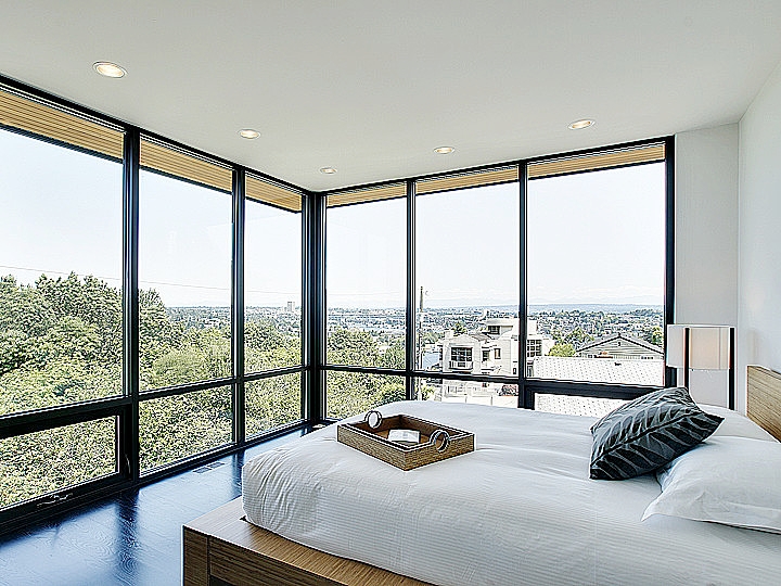 Contemporary Home by Logan's Hammer Building & Renovation
