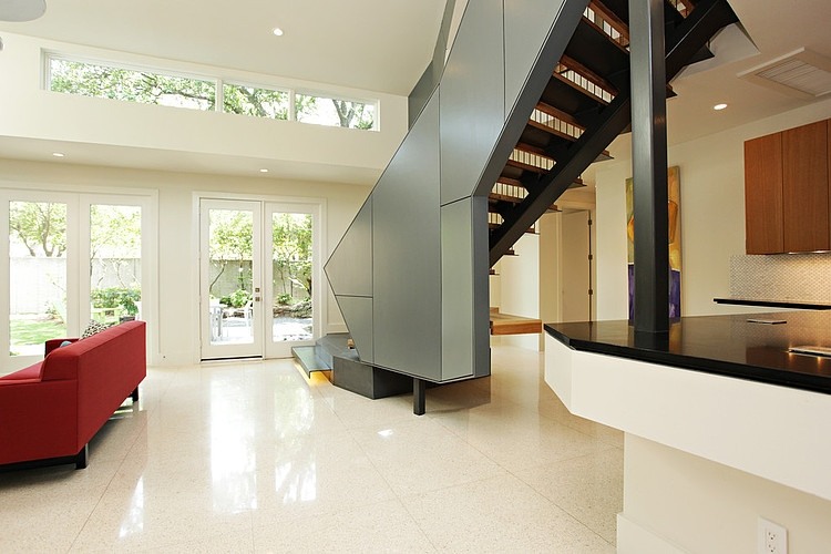 Houston Riverview Way by Tom Hurt Architecture