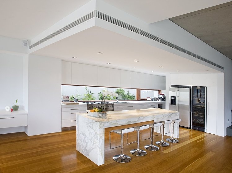 Amalfi Drive Residence by BGD Architects