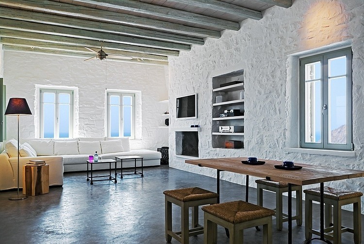 Eagle's Nest by Sinas Architects