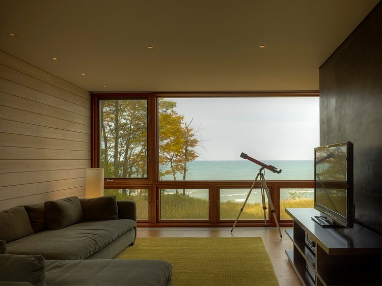 Lake Michigan Retreat by Wheeler Kearns Architects