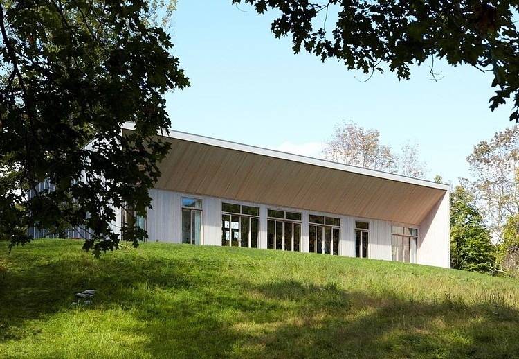 Confluence House by Incorporated