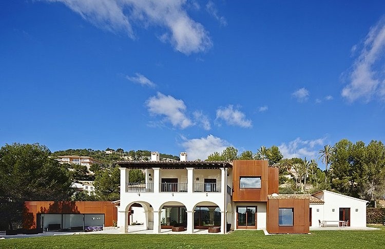 Kubik Extension by Guillermo Reynes Architecture Studio