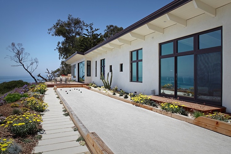 Contemporary House Remodel by Allen Associates