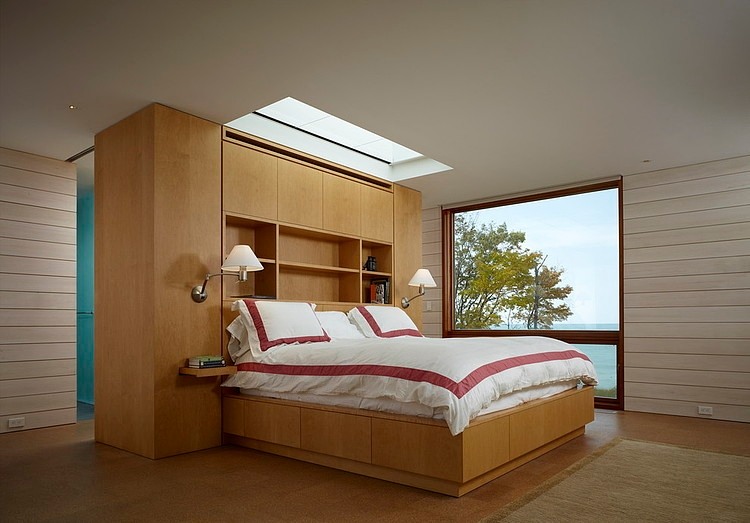 Lake Michigan Retreat by Wheeler Kearns Architects