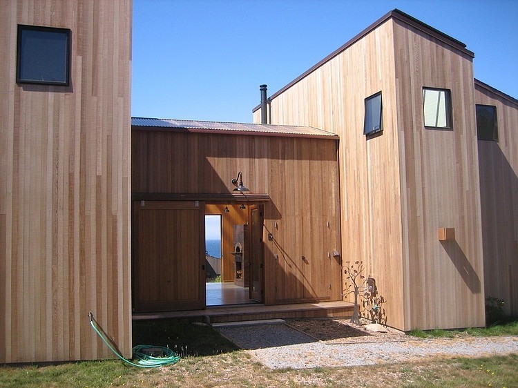 Wooden Residence by Malcolm Davis Architecture