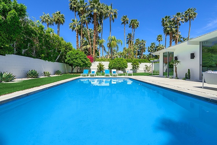 Las Palmas Residence