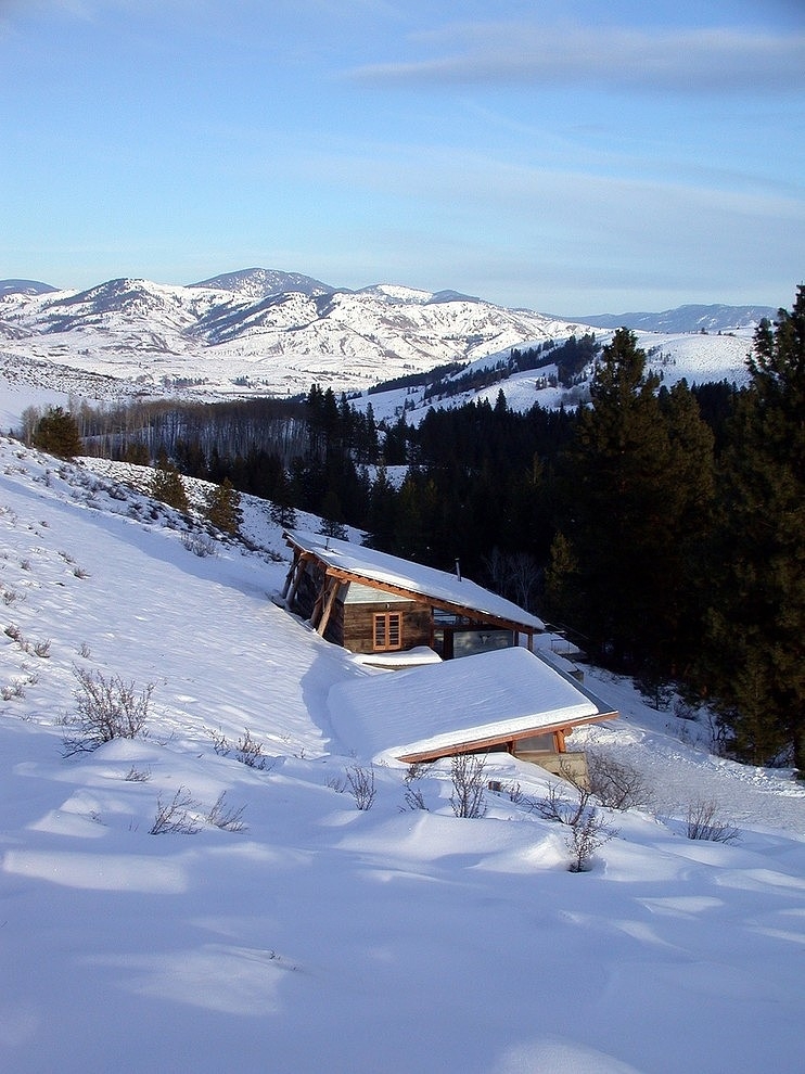 Elbow Coulee Retreat by Balance Associates Architects