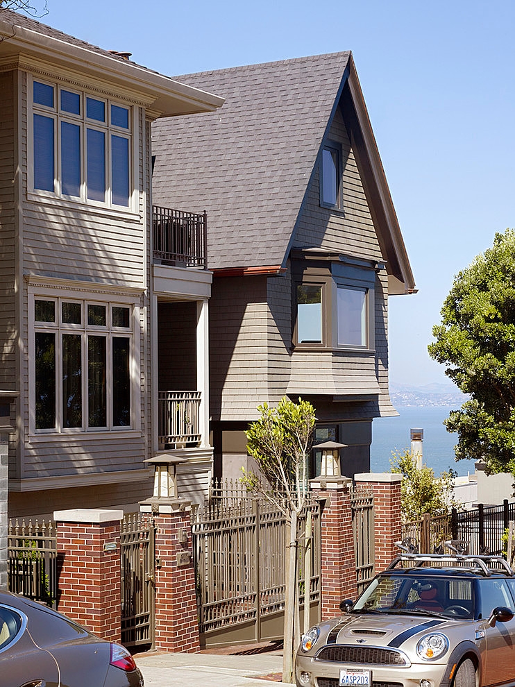 Larkin Street Home by John Maniscalco Architecture