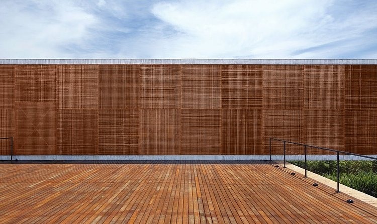 BT House by Studio Guilherme Torres