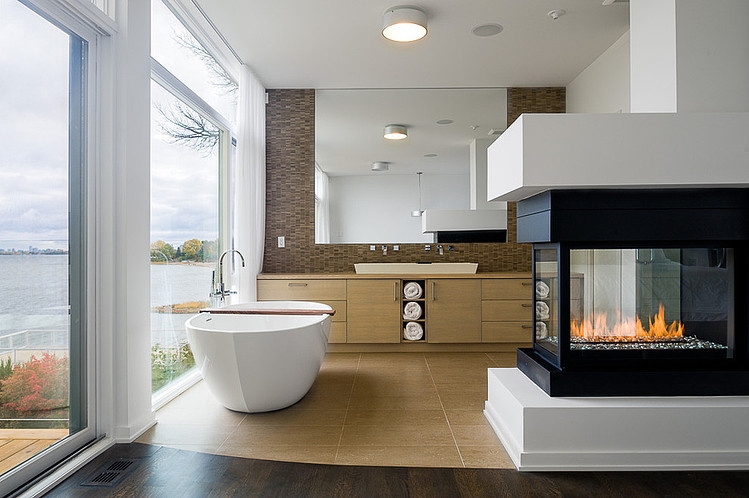 Ottawa River Home by Christopher Simmonds Architect