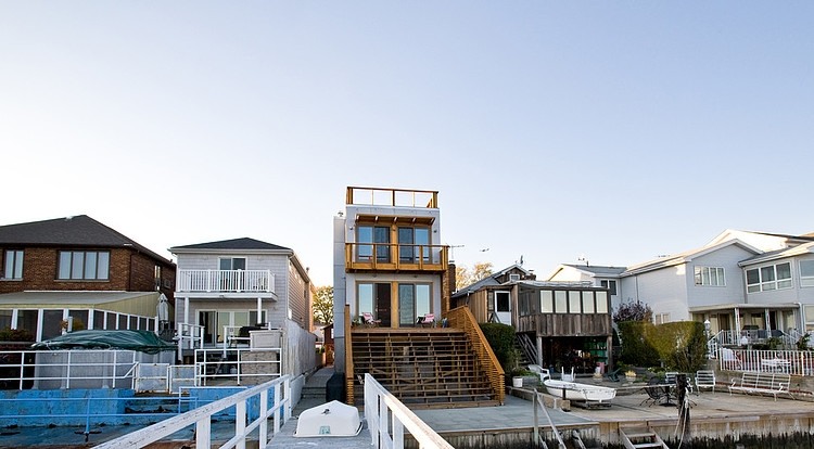 Bronx Box by Resolution: 4 Architecture